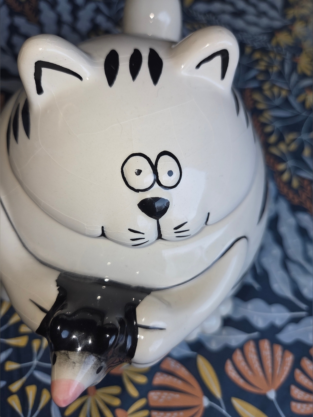 Vintage 1990s Pier 1 White Ceramic Cat And Mouse Tea Pot (Collector Item) - Picture 3 of 6